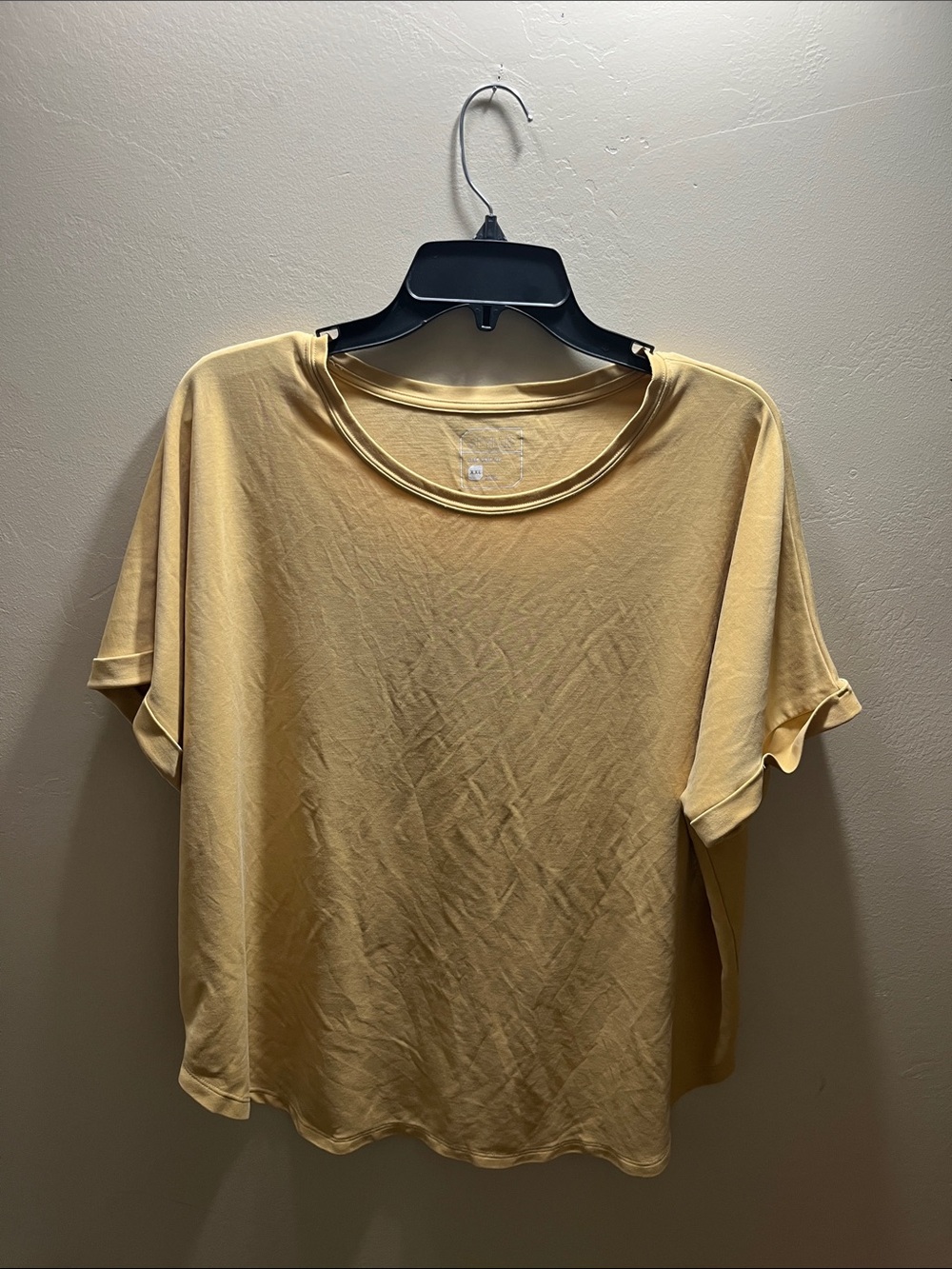 STYLUS Short Sleeve Tee in Mustard Yellow